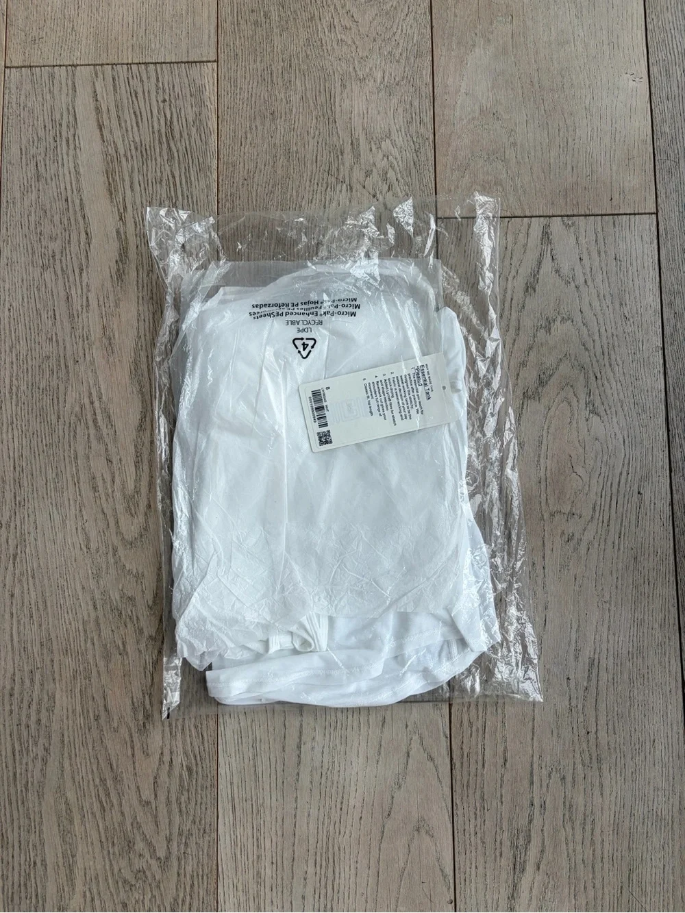 Lululemon essential pleated tank NWT